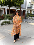 Everyday Elegant Printed Kurta with Black Trouser Set